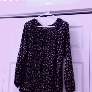 Liberty Love. Lady blouse. Size XL. Color Black background with flowers printed.